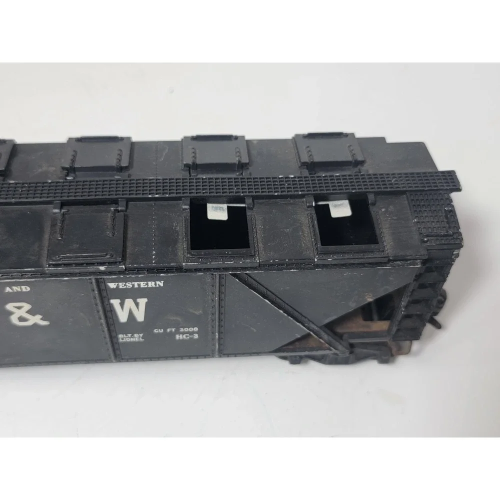 Lionel O Gauge Norfolk & Western Covered Hopper Open Hatches #644625 Model Train